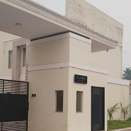 Sobrado 2 Amplo E Confortavel Em Condominio コルンバ エクステリア 写真