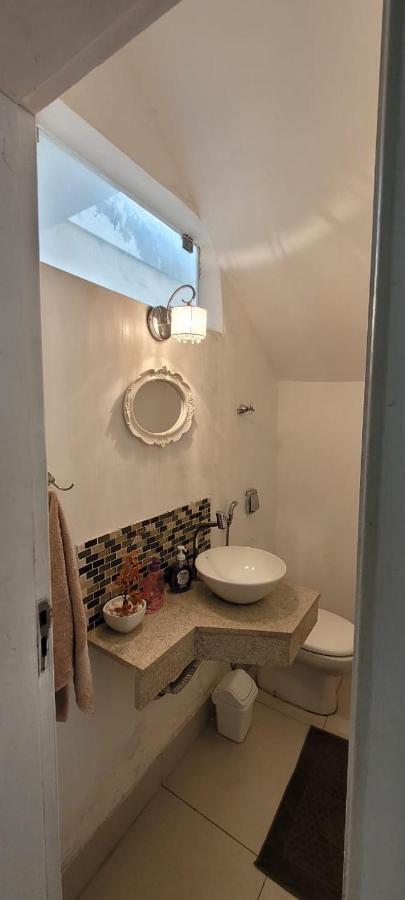 Sobrado 2 Amplo E Confortavel Em Condominio コルンバ 部屋 写真