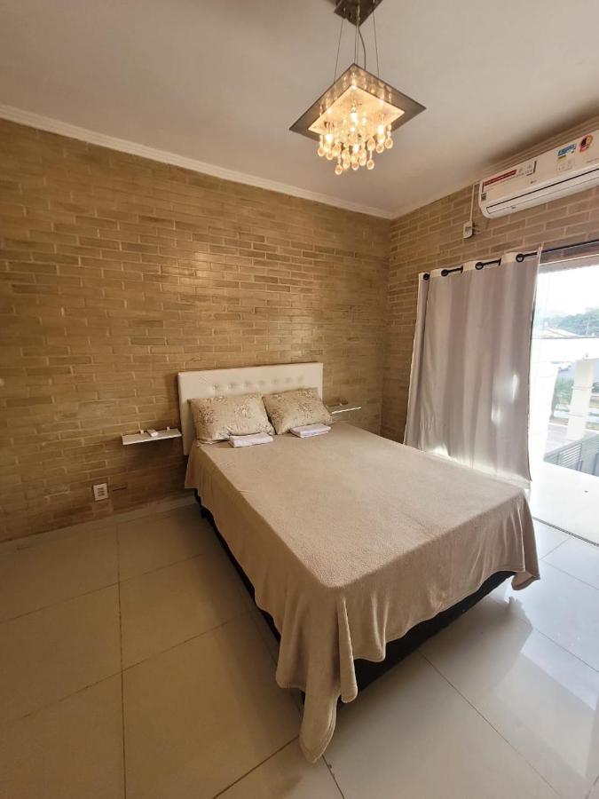 Sobrado 2 Amplo E Confortavel Em Condominio コルンバ 部屋 写真
