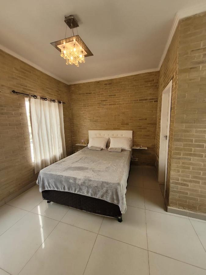 Sobrado 2 Amplo E Confortavel Em Condominio コルンバ エクステリア 写真