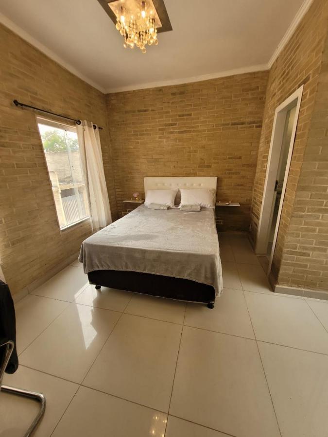 Sobrado 2 Amplo E Confortavel Em Condominio コルンバ エクステリア 写真