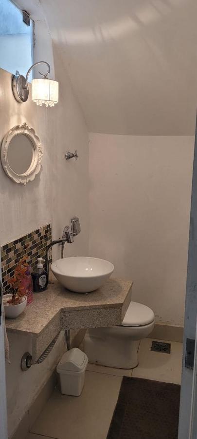 Sobrado 2 Amplo E Confortavel Em Condominio コルンバ エクステリア 写真