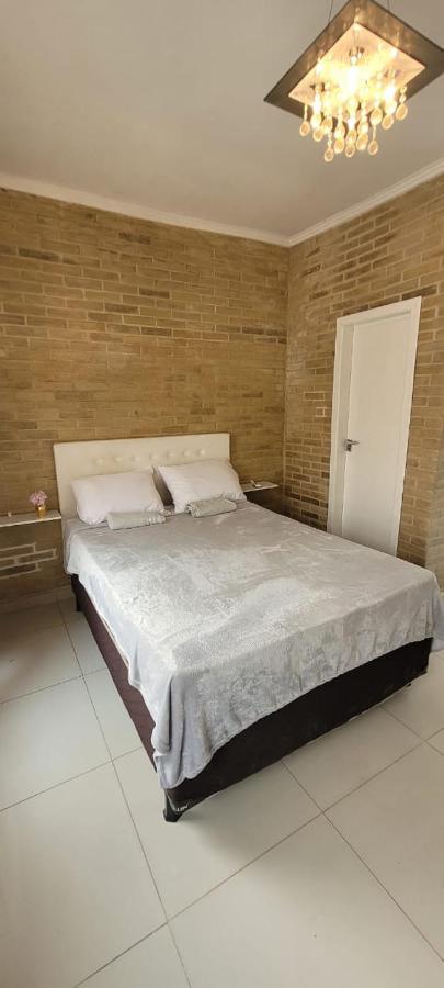 Sobrado 2 Amplo E Confortavel Em Condominio コルンバ エクステリア 写真